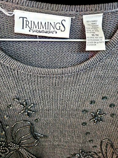 Maglioni & Felpe: Trimmings Grauer Perlenpullover mit Blumenverzierung - – Usato da Zug venduto da vinokilo 4