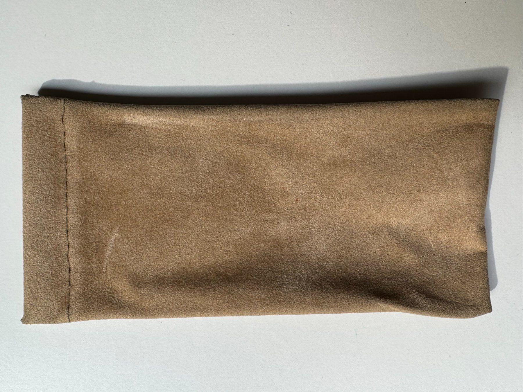 Sonstige Kleidung & Accessoires: Étui lunettes - faux daim beige – Gebraucht aus Genève von Reveur 1