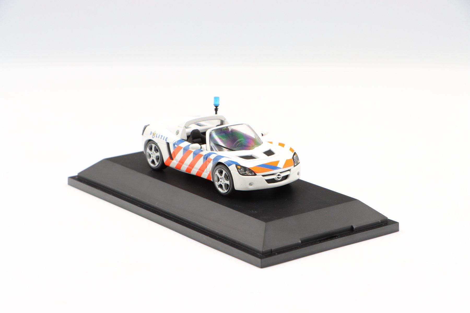 Opel Modellini d'auto: Opel Speedster Polizei 1:43 Schuco – Usato da Bühl b.Aarberg venduto da modelldiecast 7