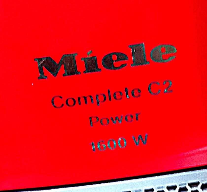 Miele Aspirapolveri & Accessori: Miele Staubsauger C2 Powerline  1600 W – Usato da Baar venduto da 2cvbaar 1