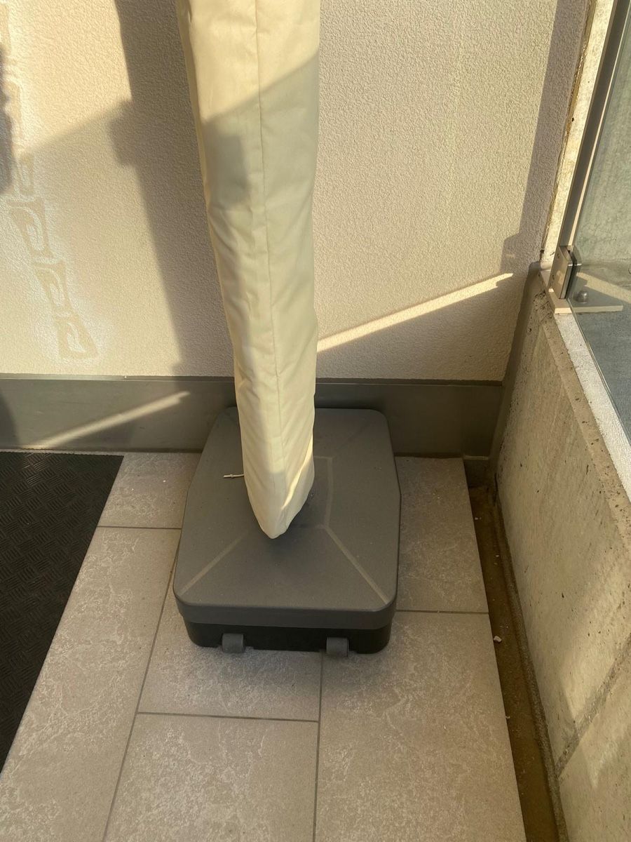 Ombrelloni: Sonnenschirm beige eckig – Usato da Luzern venduto da Mel14 7