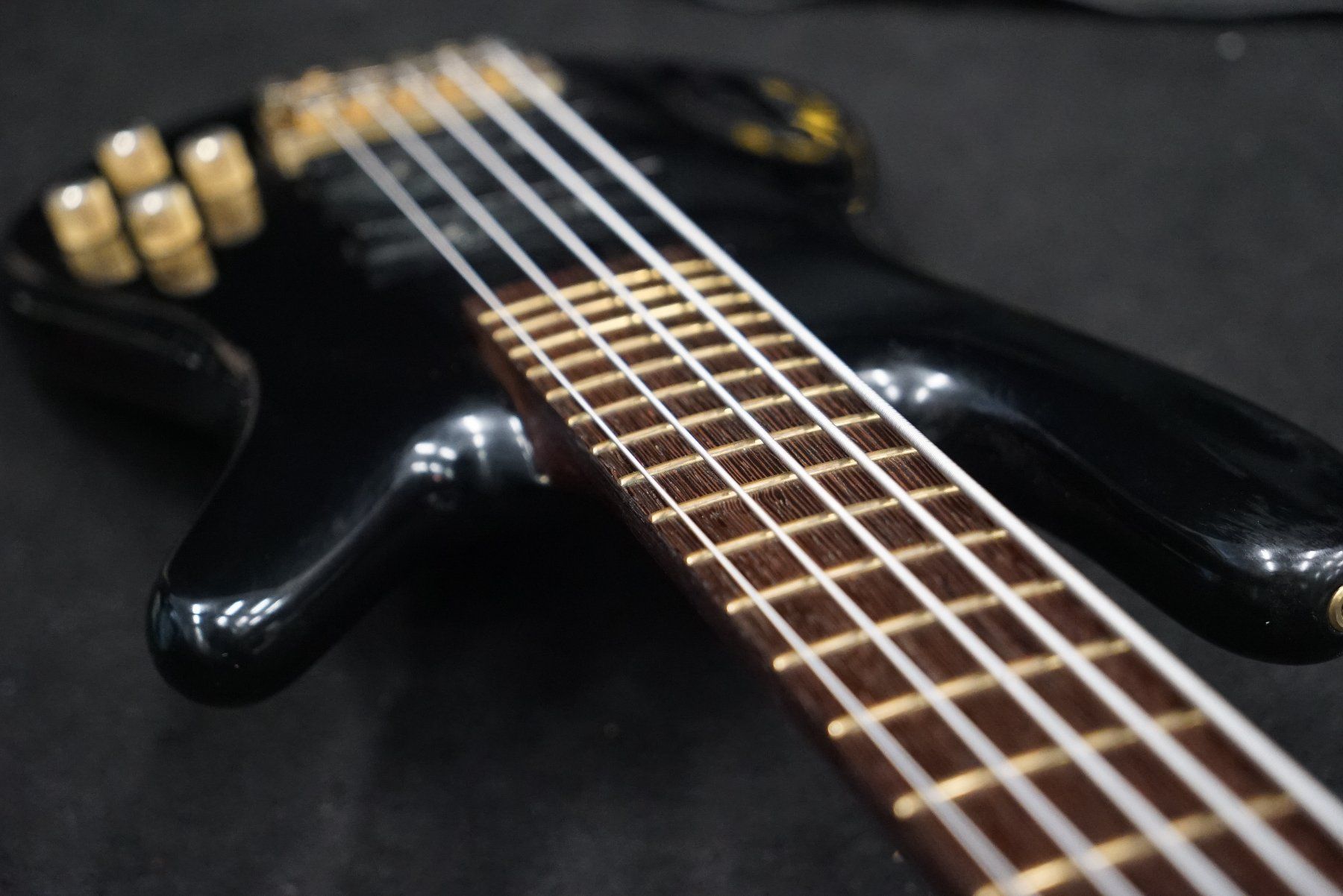 Strumenti musicali: Warwick RockBass Streamer LX  5-String -Black – Usato da Ortschwaben venduto da Musictrade 3