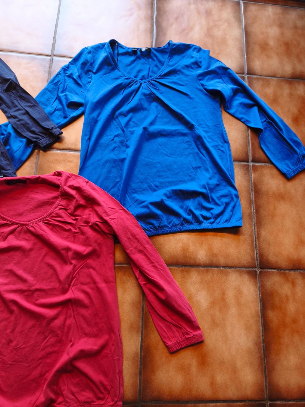 Maglioni & Felpe: 3 x Langarmshirt Gr. 40/42 – Usato da Reconvilier venduto da Mickeli7 2