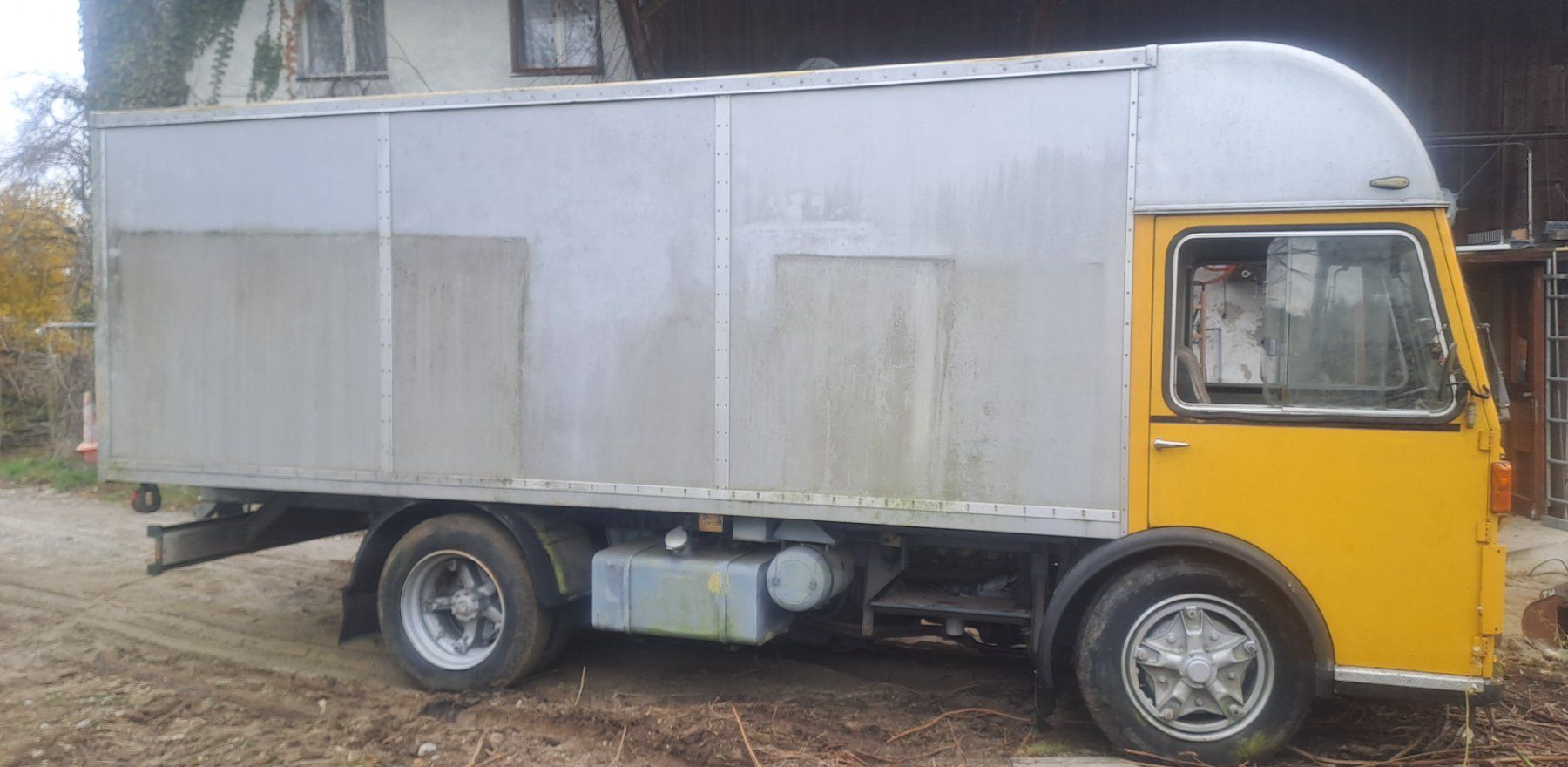 Veicoli commerciali: MOWAG Fourgons V8 Diesel – Difettoso da Riedikon venduto da Samuel5080