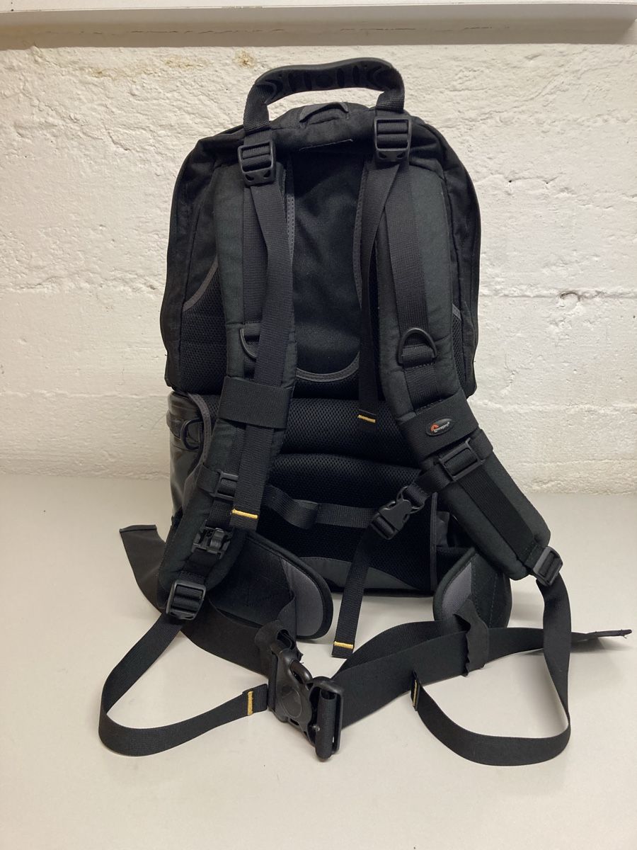 Lowepro Zaini: Lowe Pro Dry Zone Fotorucksack – Usato da Zug venduto da Detom88 1