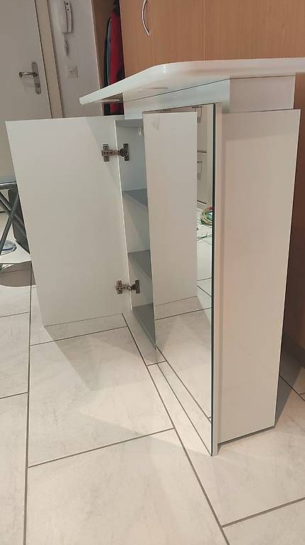 Armadietti a specchio: Armoire à pharmacie – Usato da Payerne venduto da jacmar 3