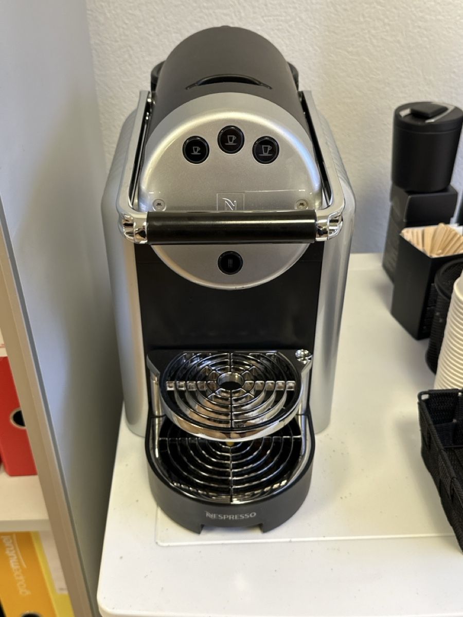 Nespresso Macchine per caffè & Macchine per espresso: Nespresso Zenius Kaffeemaschine – Usato da Wohlen AG venduto da A183