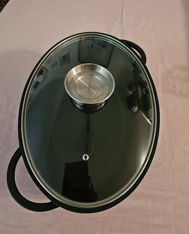 Poêles: Bräter schwarz oval mit Glasdeckel – D'occasion à Bätterkinden par far_f282