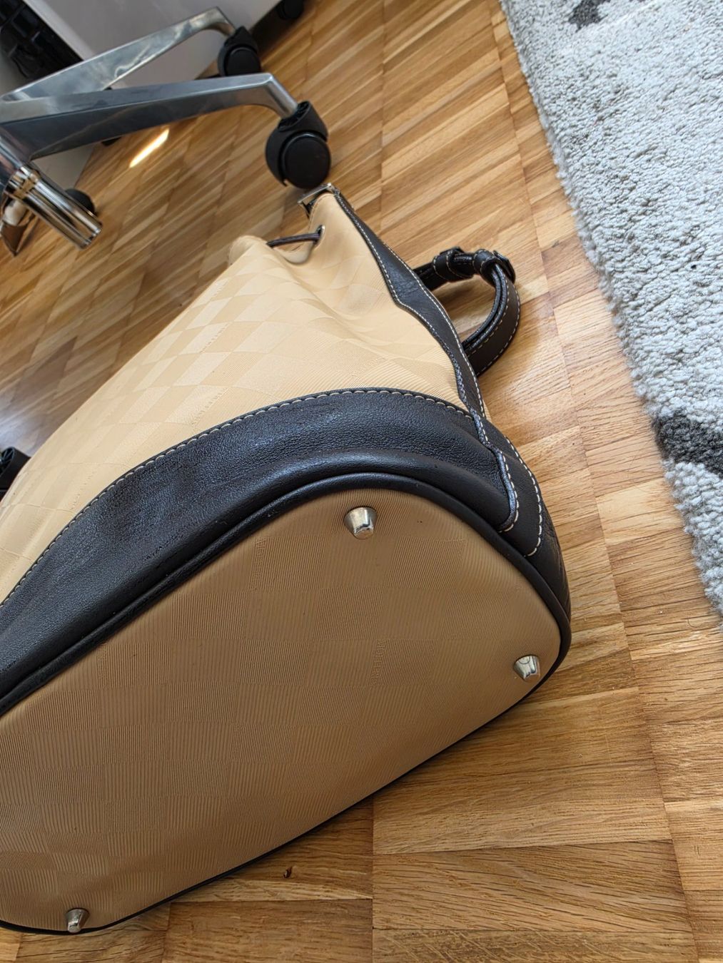 Maison Mollerus Taschen für Damen: Maison Mollerus Beuteltasche Niesen – Gebraucht aus Zürich von Sokaina 7