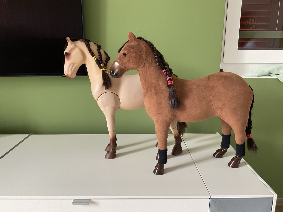 Jouets: 2 Spielpferde 1 mit Fell,  – D'occasion à Pfäffikon ZH par Ben0707 5