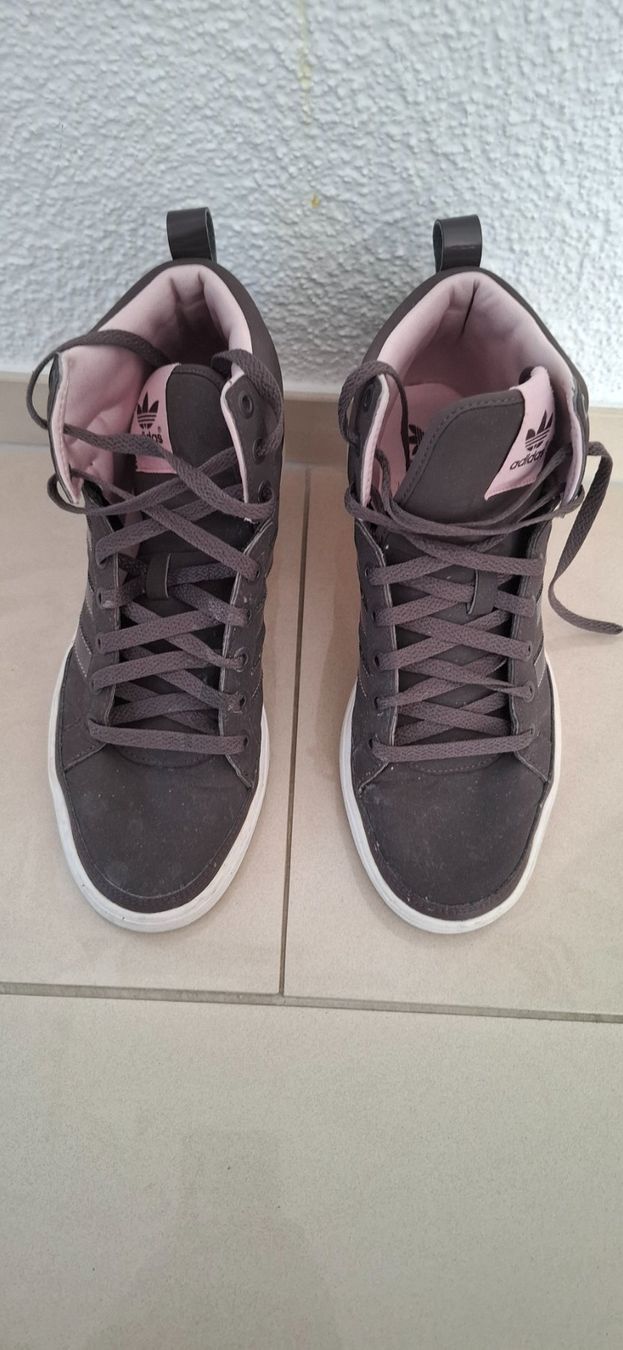 Adidas Scarpe da donna: Adidas Sneaker Grösse 40 – Usato da Richterswil venduto da Palmer2012