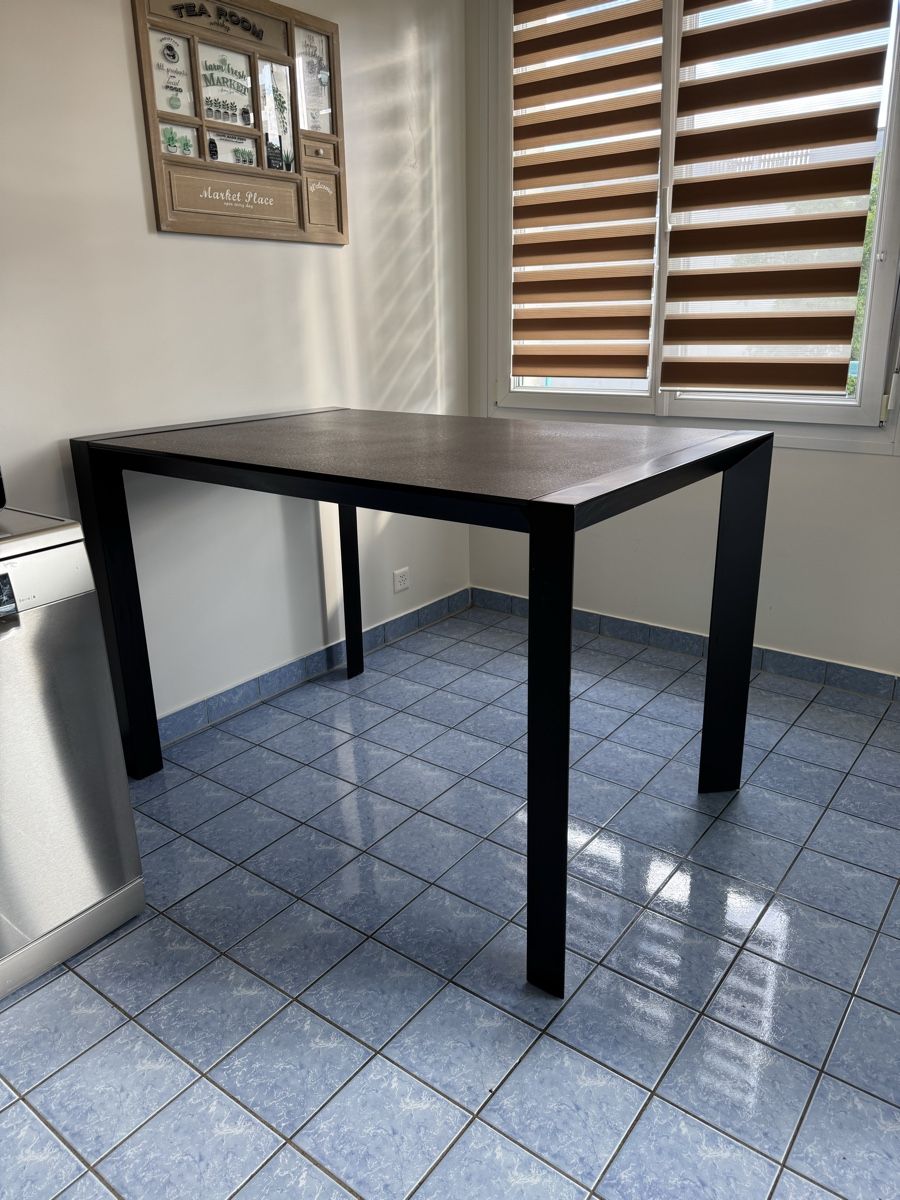 Tische: Table bar 90 x 140 x 92 – Gebraucht aus Le Grand-Saconnex von marste12