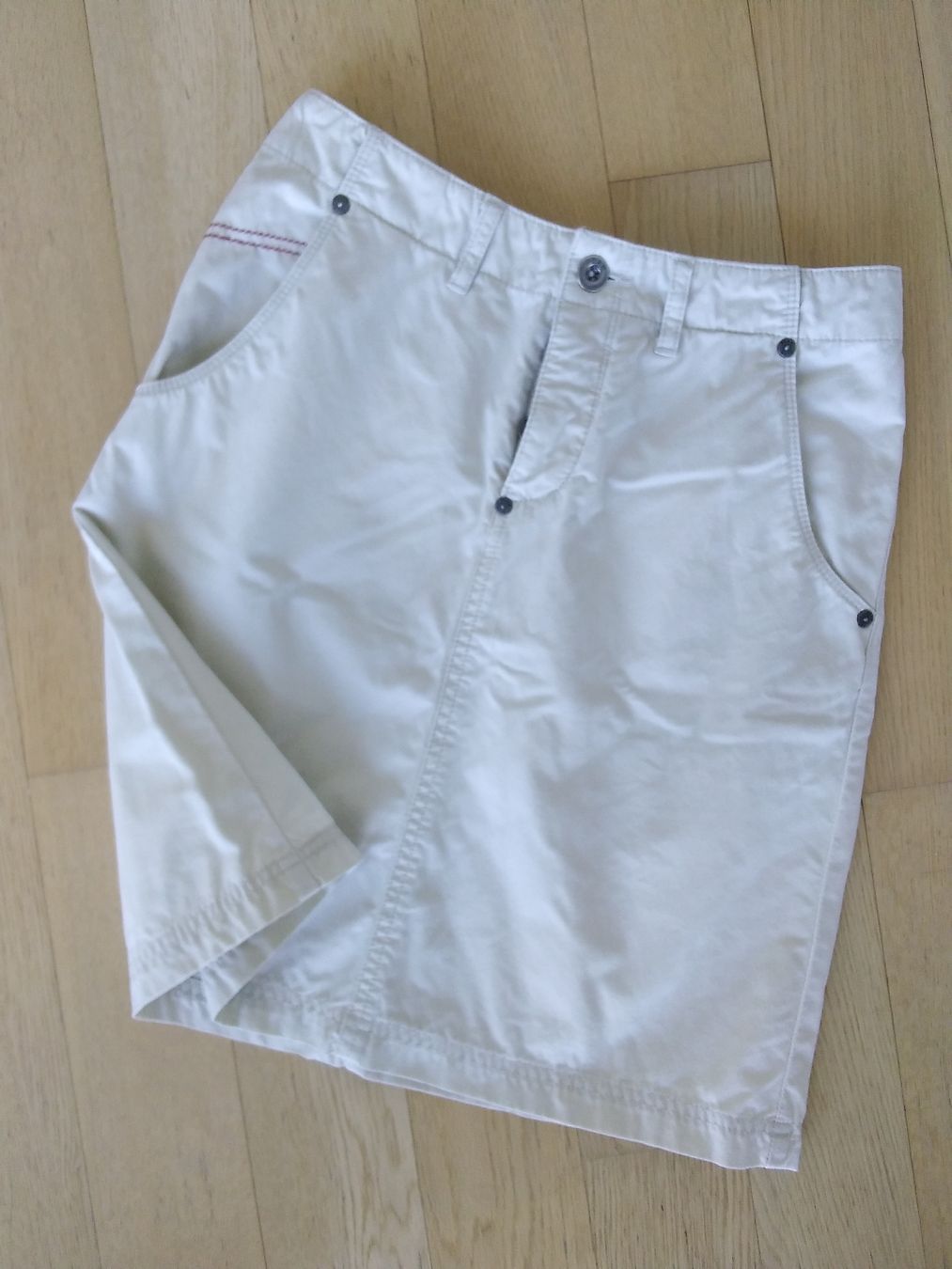 Peak Performance Gonne: Peak Performance Jupe Ecru Size XXS – Usato da Buchrain venduto da QueenyHE51