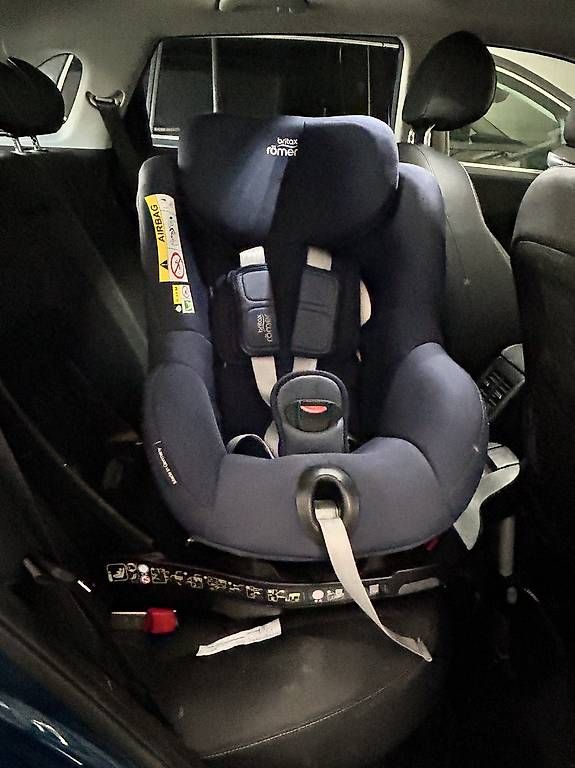 Britax Römer Seggiolini per auto: Kindersitz Britax Römer Dualfix i-size – Usato da Zürich venduto da MASH69 1