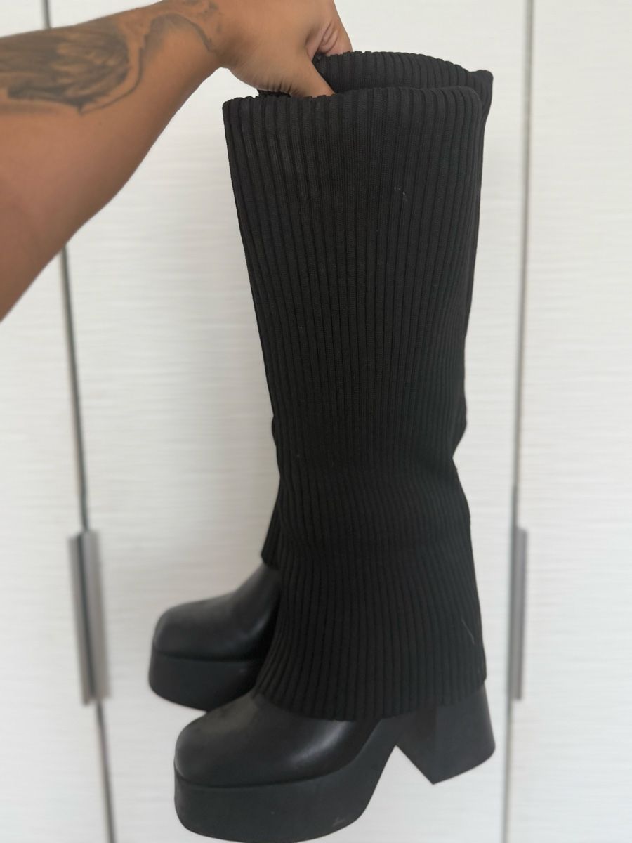 Bershka Scarpe da donna: Schwarze Strickstiefel Grösse 38 – Usato da Kradolf venduto da lar_fbp9 4