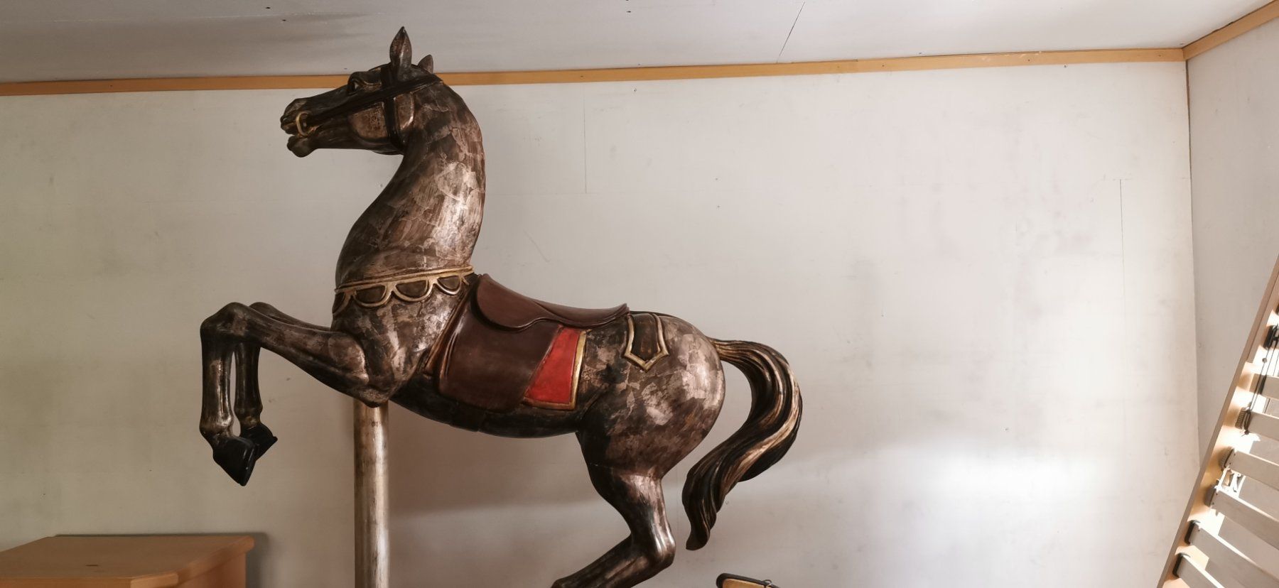 Sculptures & Statues: Antikes Karussellpferd – D'occasion à Jakobsbad par Windows5 3