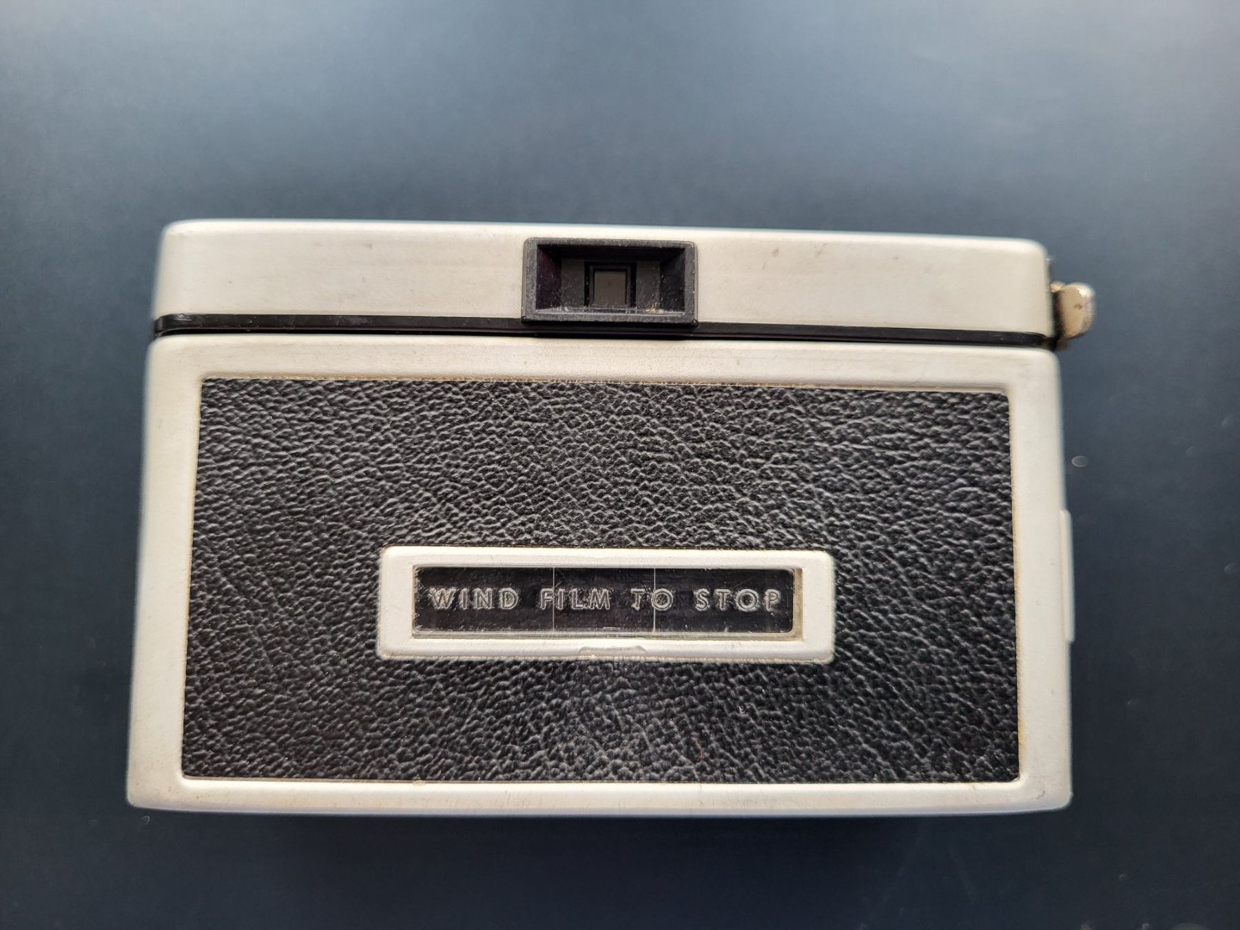 Kodak Kamera: Vintage Kodak Kamera - Instamatic 100 – Defekt aus Stallikon von jmt_21n