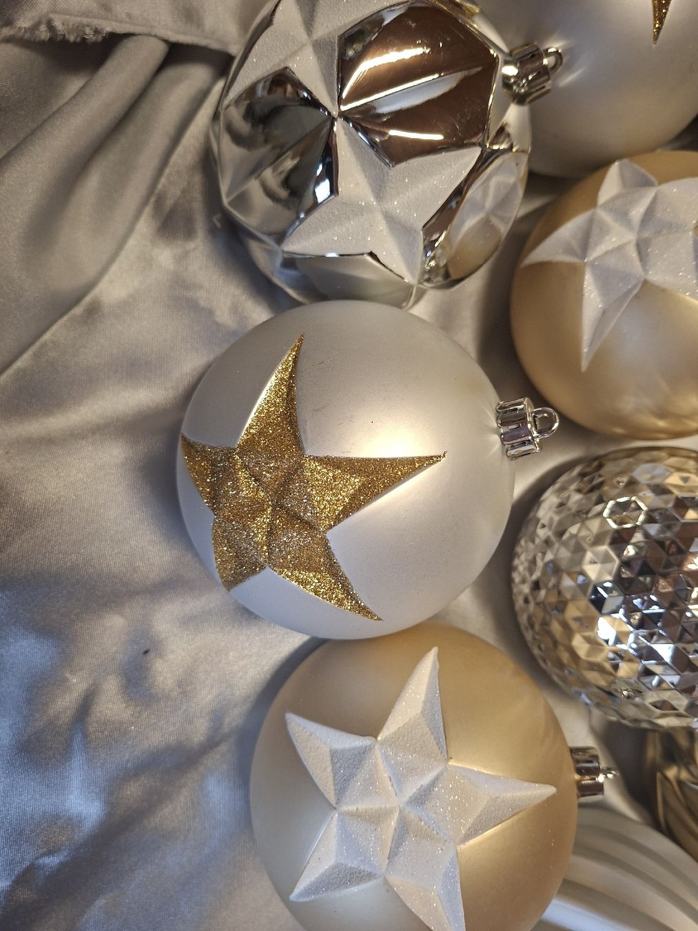 Tutte le decorazioni: neu: 18 Weihnachtskugeln Gold/Silber 10cm – Nuovo (secondo la descrizione) da Nassen venduto da verrueckt 4