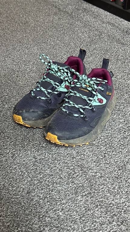 Columbia Scarpe da uomo: Wanderschuhe Columbia Gr.36 – Usato da Niederbipp venduto da Irusvirus