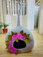 Handgefertigte Katzenhöhle Filz mit Blumen-Design – neu