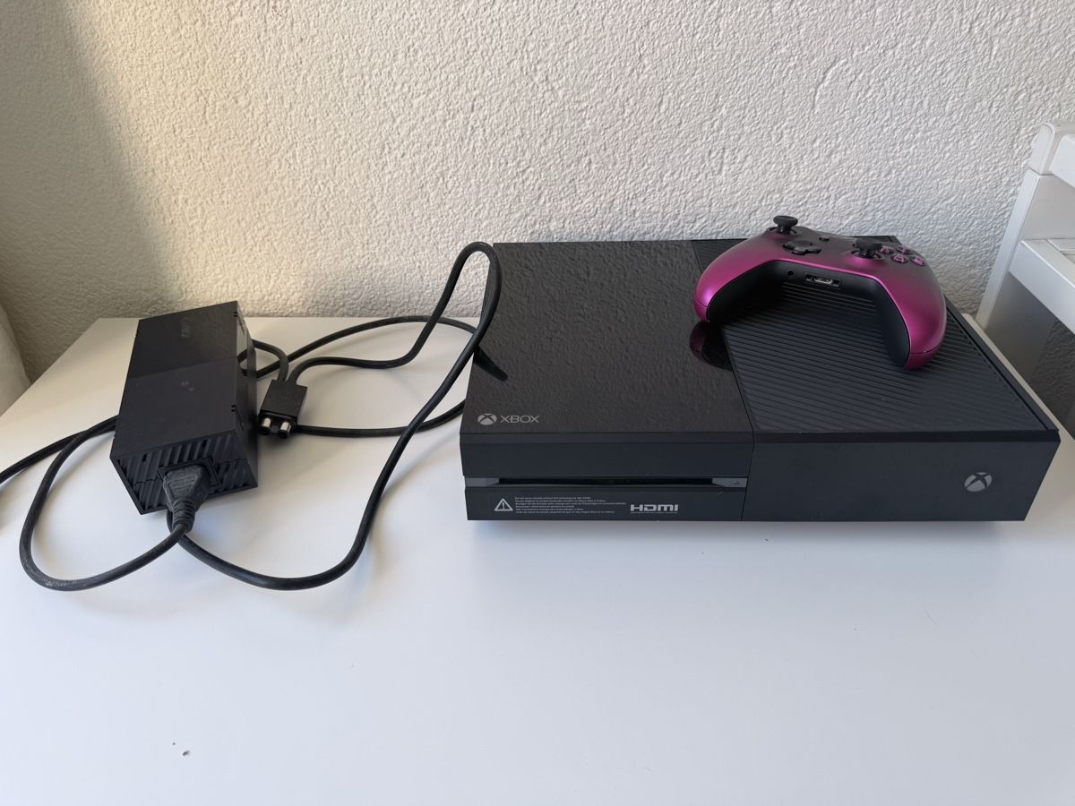 Microsoft Console: Xbox one – Usato da Plasselb venduto da val_6dkn