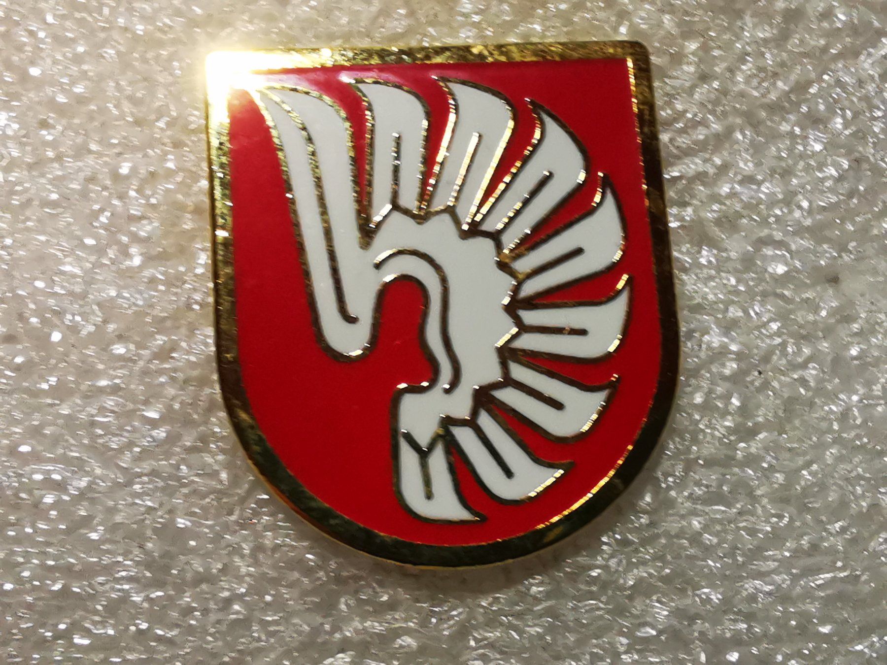 Placchette & Badge: Ansteckpin 31: Wappen Vechigen – Usato da Oppligen venduto da Pin-Fall-Shop