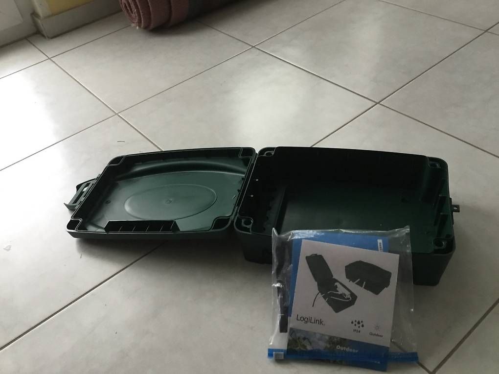 Cavi: Outdoor Kabelschutz Box – Usato da Fisibach venduto da zebra17