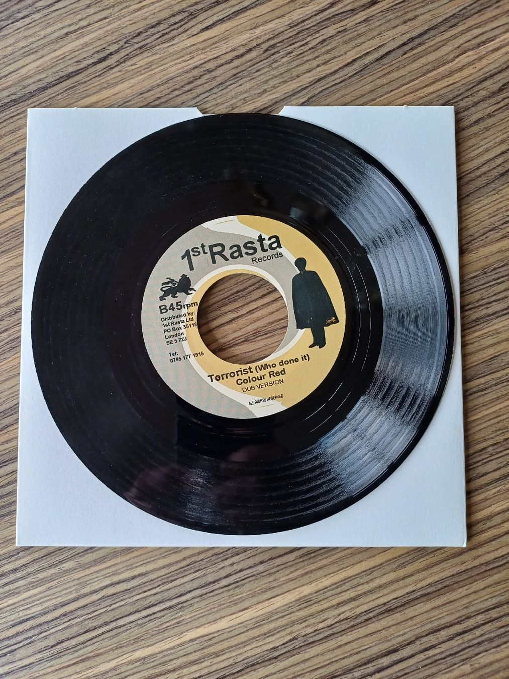 Dischi in vinile: Colour Red "Terrorist" 45t – Usato da Begnins venduto da Drastic-Sound 3