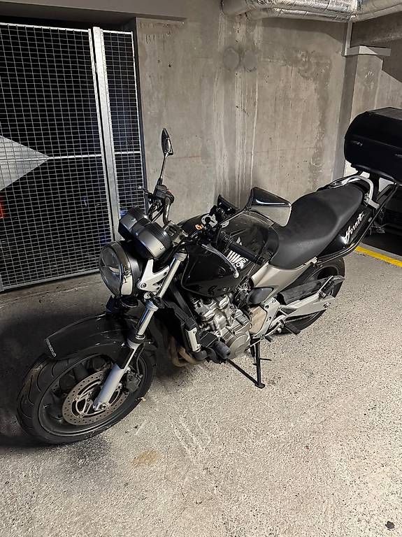 Route: Honda Hornet 600 – D'occasion à Belmont-Lausanne par A.ndre