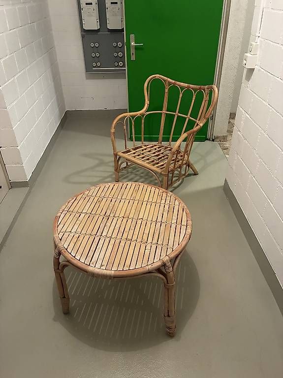 Set di tavolo e panche: Gartenset: Bambustisch + Tisch – Usato da Zürich venduto da renee-z 2