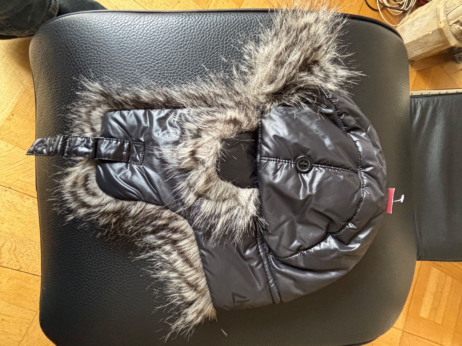 Copricapi, berretti & cappellini: Chapka neuve Lhotse 8518m référence Kleopatra – Nuovo e nell'imballaggio originale da Montreux venduto da elo_c6bf