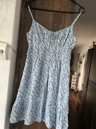 Hollister Sommerkleid Blumenmuster Grösse S guter Zustand