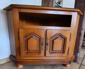 TV Möbel: Meuble d'angle TV – Gebraucht aus Le Bémont JU von phiver