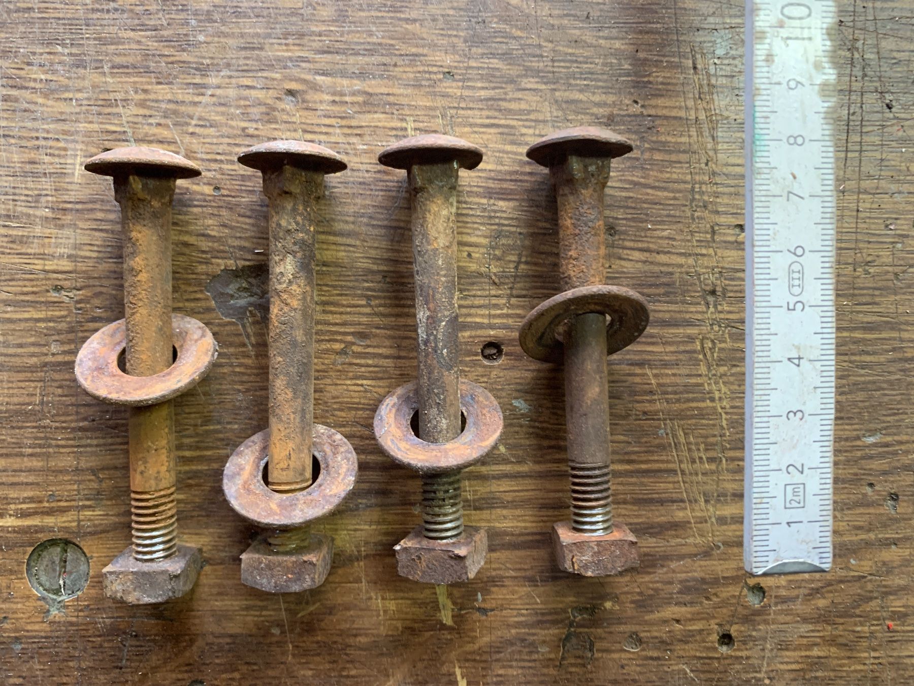 Alle Werkzeuge: Schlossschrauben 85mm x ca. 9mm – Gebraucht aus Lengnau AG von Tomi33