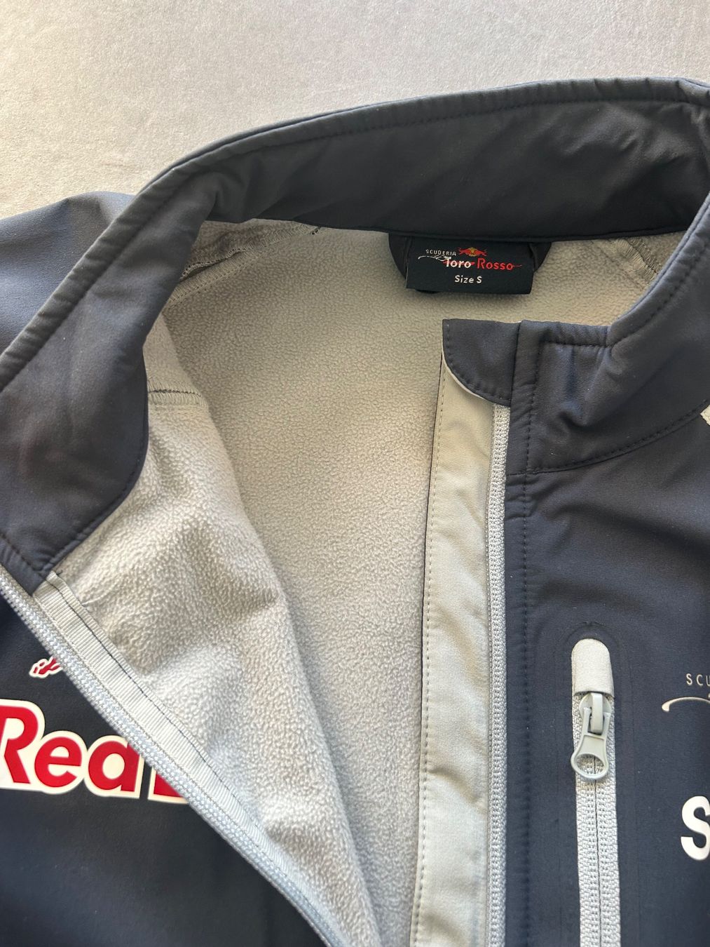 Jacken: Red Bull Jacke - Gr. S - neuwertig – Neu (gemäss Beschreibung) aus Brüttisellen von ThommyK 2