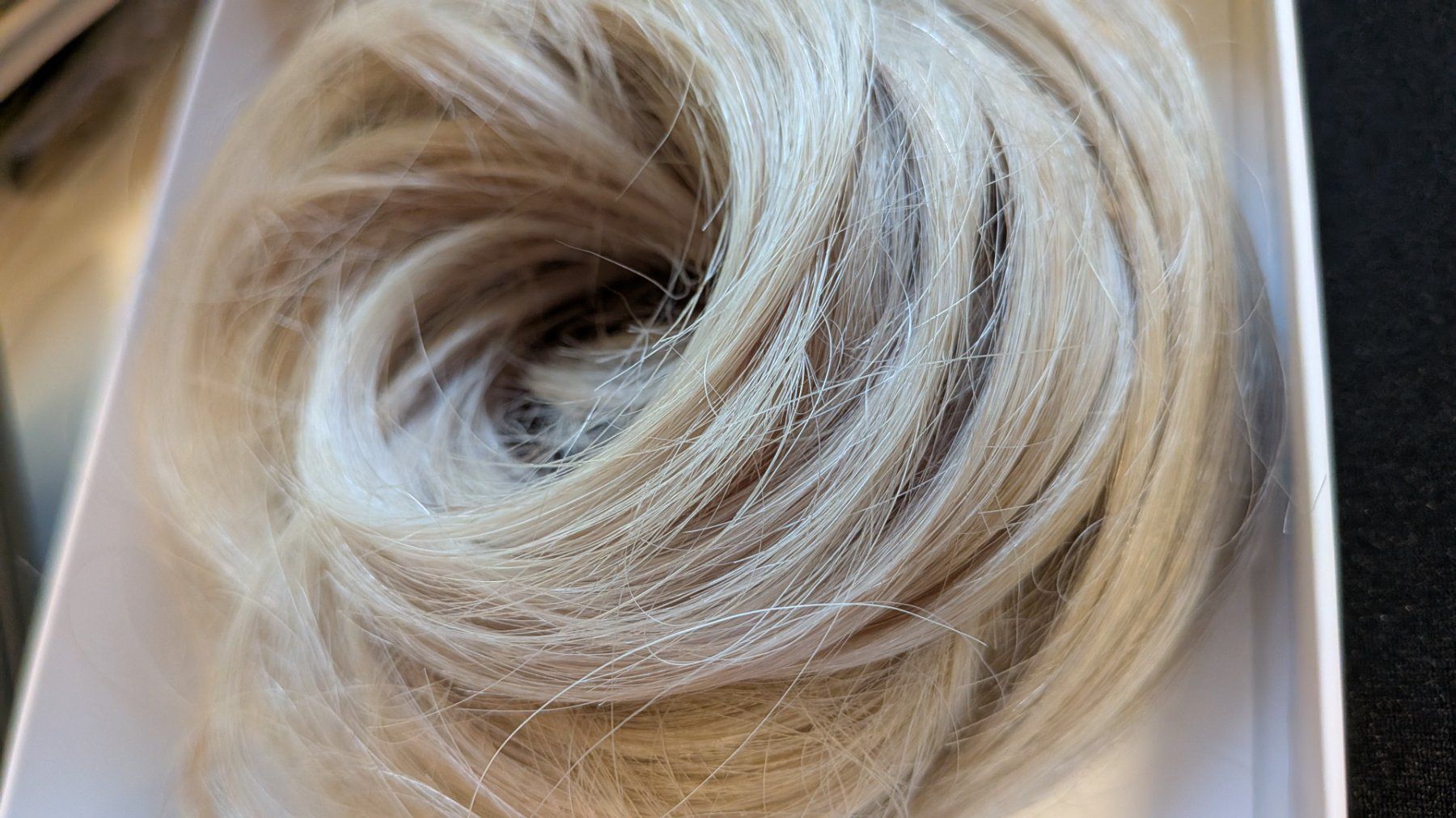 Parrucche: Hair Scrunchie - Echthaar Haargummi – Nuovo e nell'imballaggio originale da Salez venduto da EMERCARO