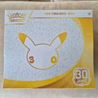 Pokémon TCG: 30 Jahre Top-Trainer-Box - DE versiegelt Sealed