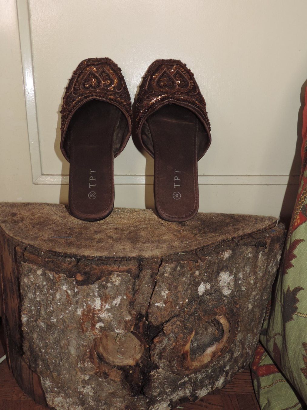 Chaussures femmes: mules babouche brune avec perle – D'occasion à Genève par Axelle333 2