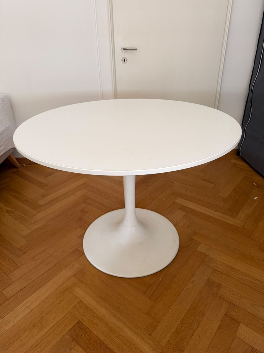 Tische: IKEA Docksta Round White Table + 2 Svenbertil Chairs – Gebraucht aus Zürich von alb_75rw
