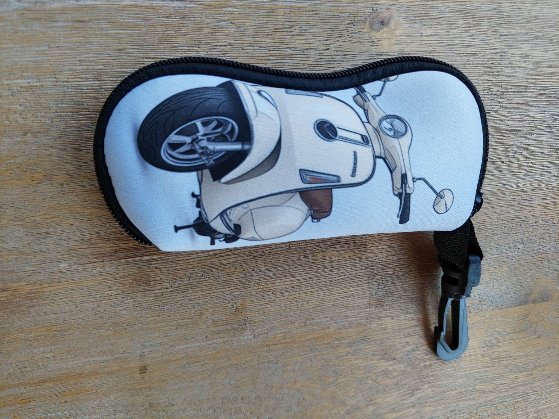 Sonstige Kleidung & Accessoires: Vespa Brillenetui – Neu (gemäss Beschreibung) aus Zürich von makimakimak 2