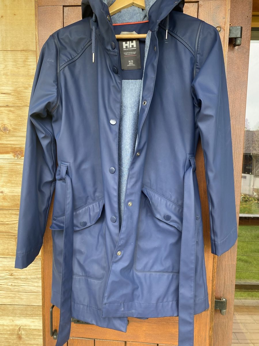 Helly Hansen Giacche: Helly Hansen navy raincoat – Usato da St-Cergue venduto da noabzz