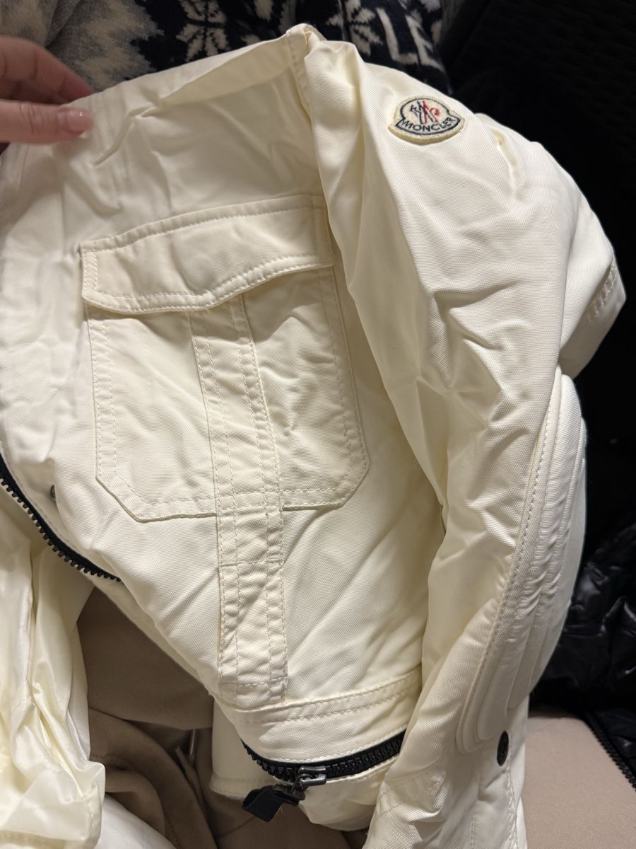 Moncler Giacche: Moncler Jacke – Usato da Zürich venduto da Kluxus 1