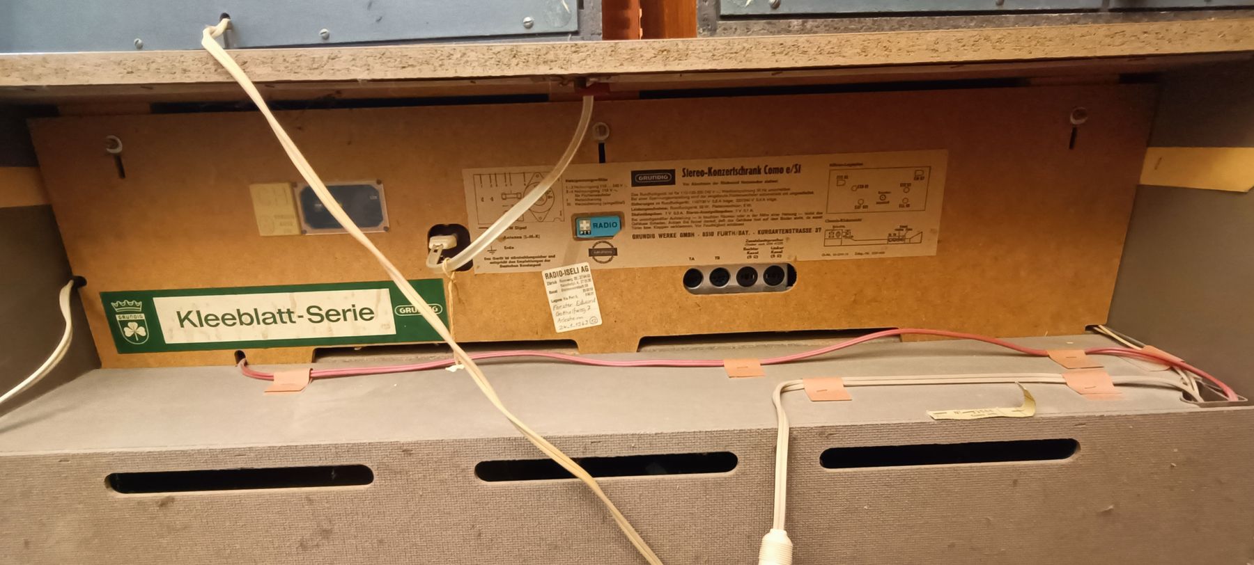 Grundig Radios: Grundig Stereo-Konzertschrank Como E/51  – D'occasion à Pfäffikon ZH par K-V-M 7