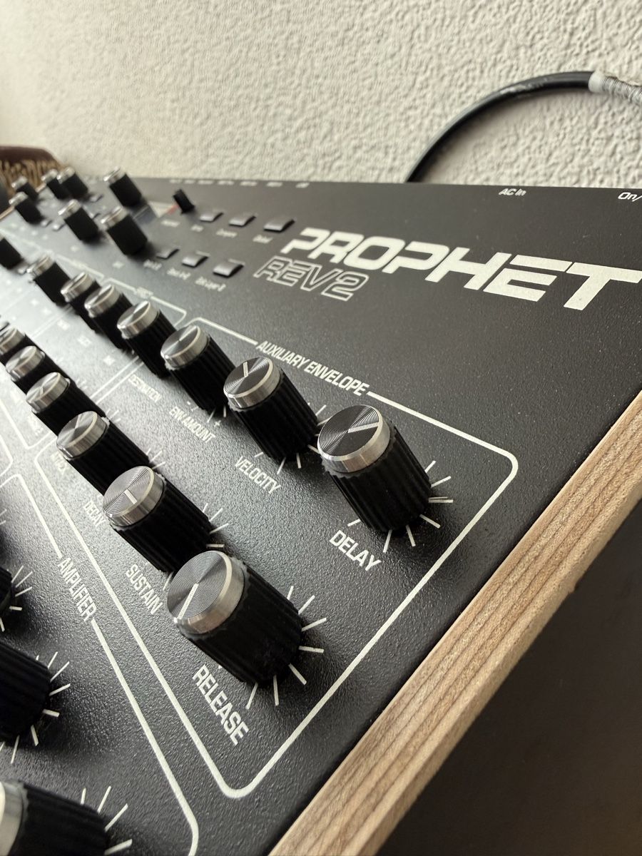 Musikinstrumente: Synthesizer Sequential Prophet Rev2 Desktop & Woodrack – Gebraucht aus Oberegg von glennius94 1