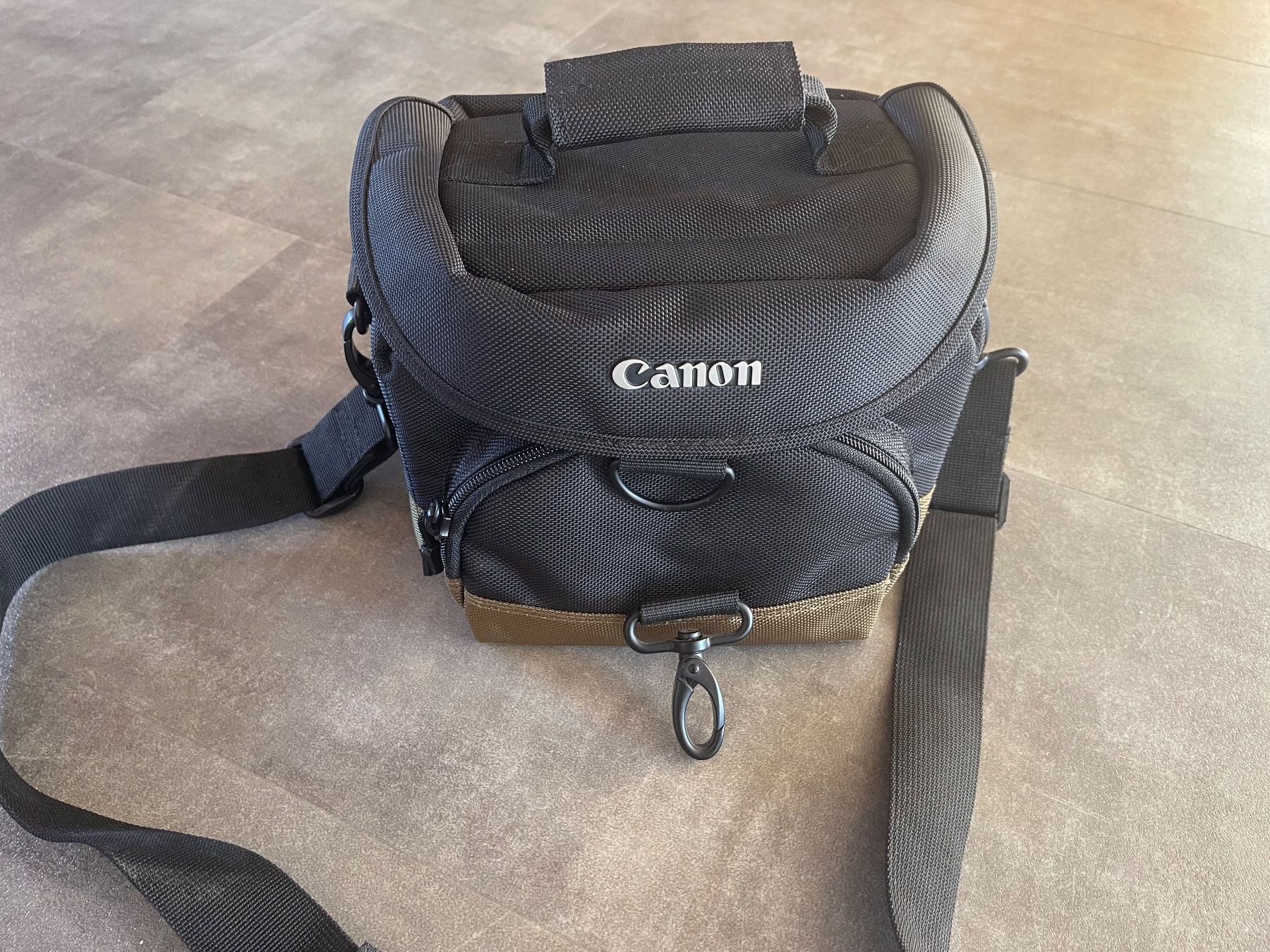 Canon Fotocamera: Canon EOS 700D, 18-135 mm IS STM Kit – Usato da Dörflingen venduto da Benz63 6