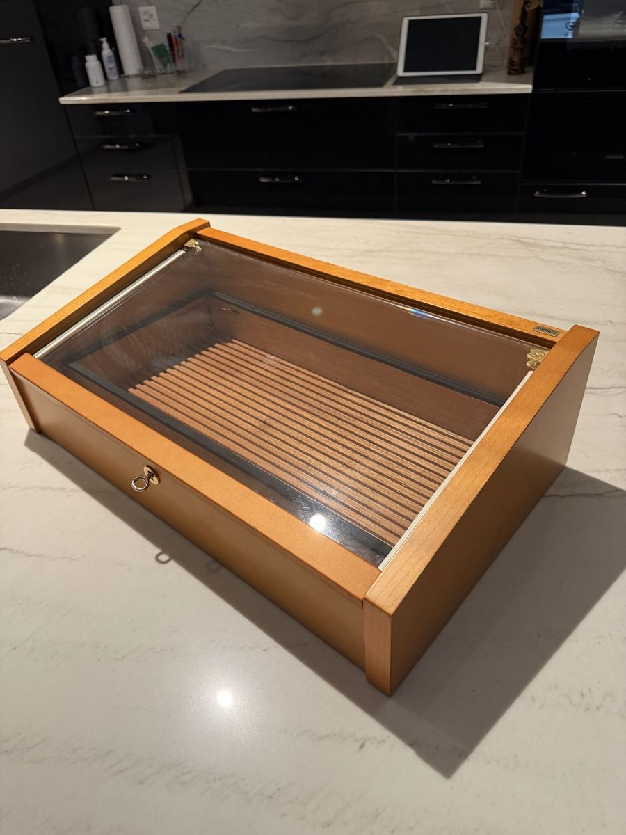 Adorini Humidor per sigari: Humidor Adorini Vega – Usato da Safenwil venduto da Corahund