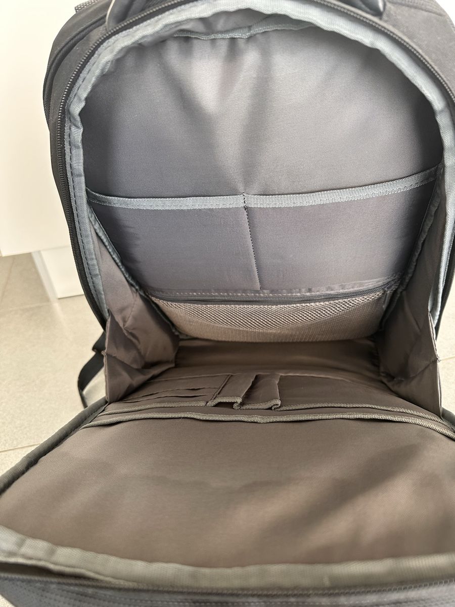 Lenovo Zaini: ThinkPad Professional Rucksack – Nuovo (secondo la descrizione) da Eschenbach SG venduto da mo_lucky 4