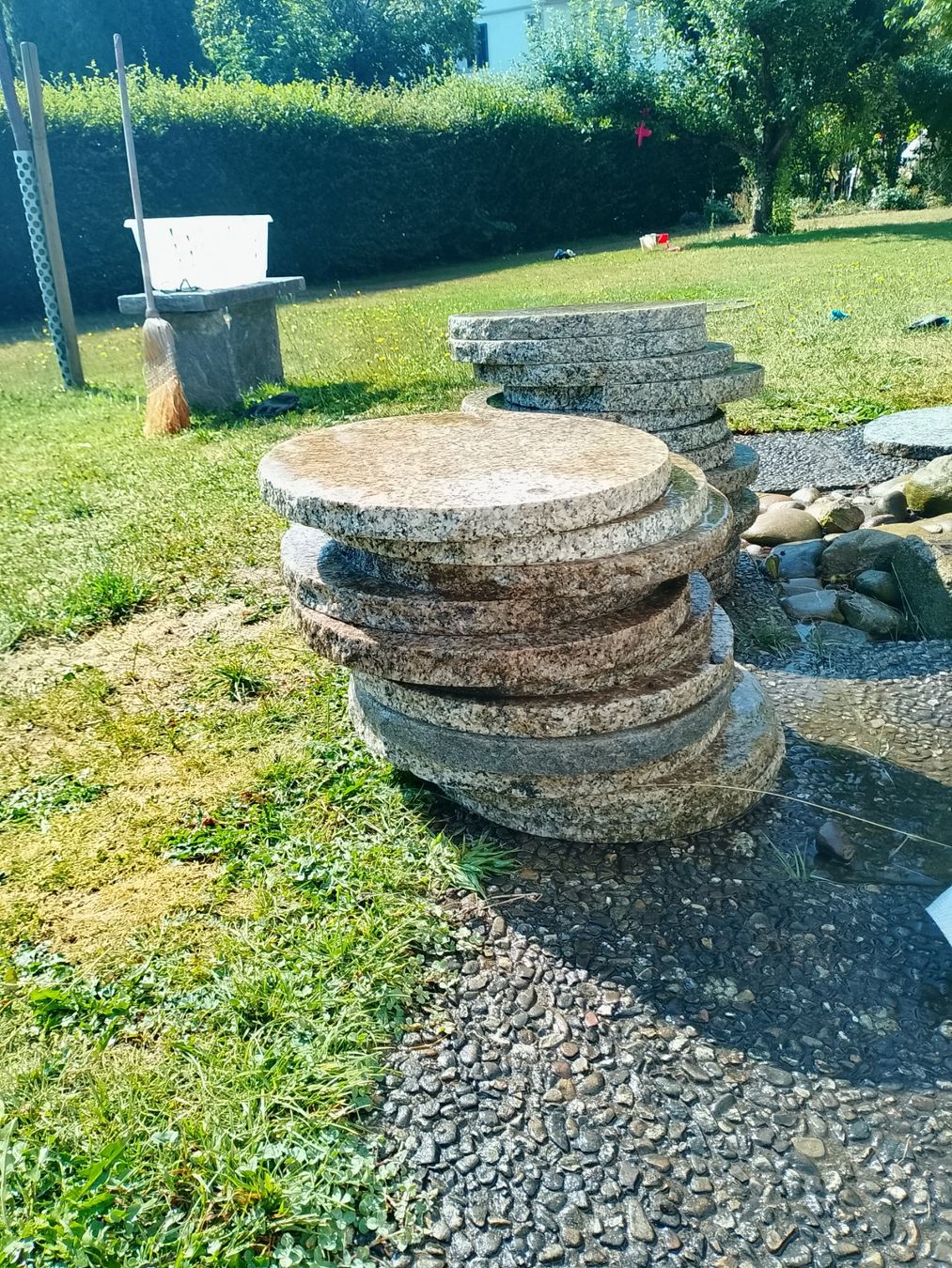 Pietre & tegole: Granit Gartenplatten 27 Stück, Rund 40 cm d – Usato da Erlen venduto da mon_78hm 1