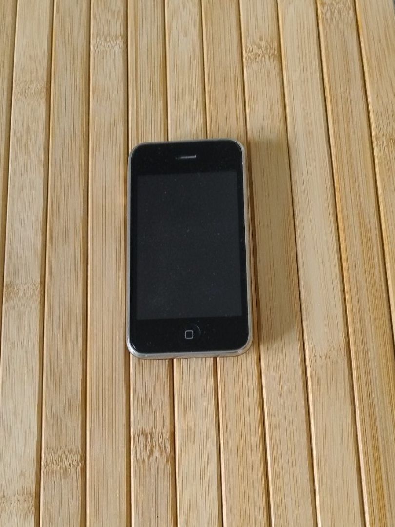 Apple Telefoni cellulari / Smartphones: Iphone 3G 8GB – Usato da Egg b. Zürich venduto da el_gato_77