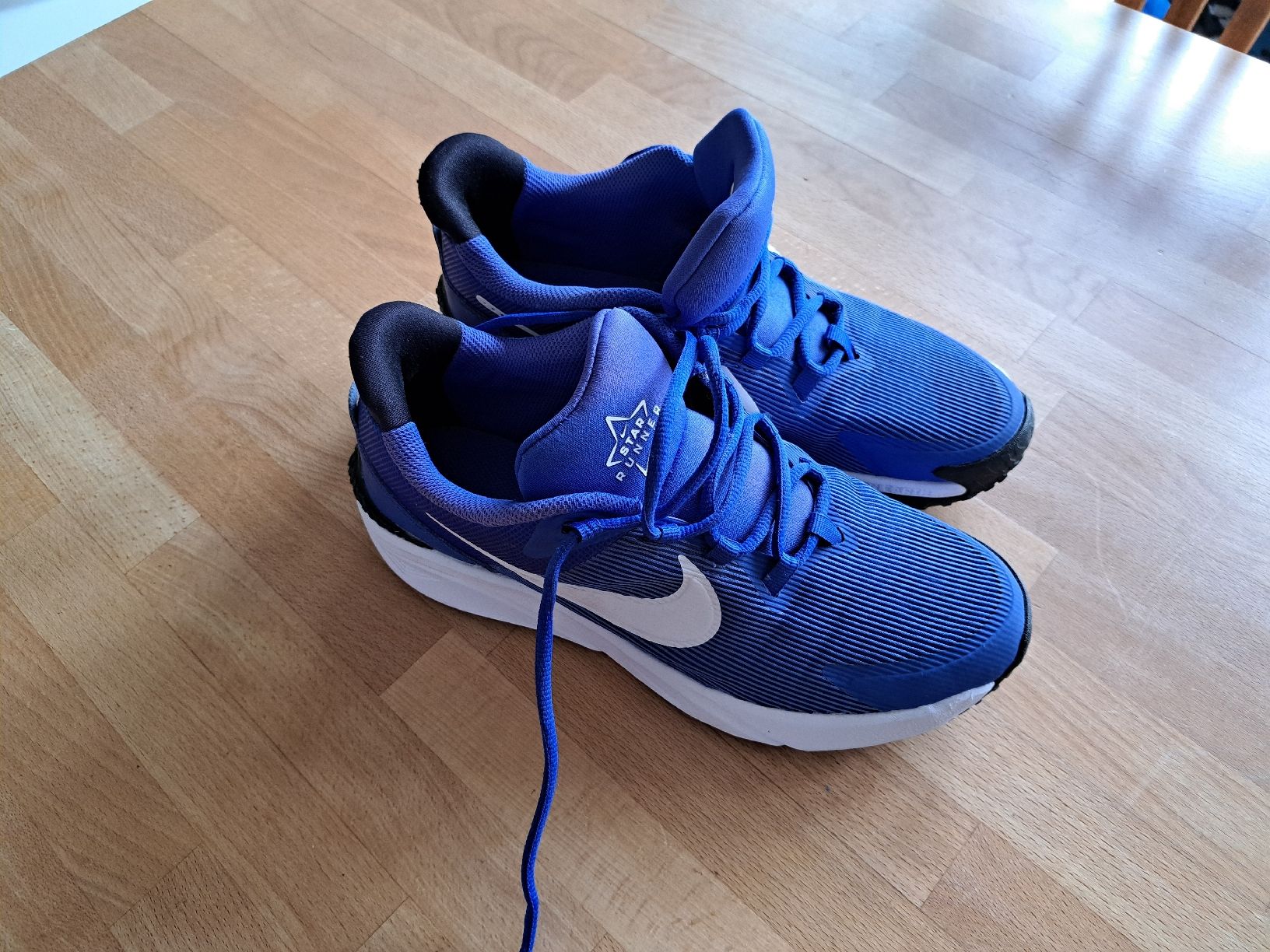 Nike Chaussures hommes: Nike Star Runner 40 – D'occasion à Eglisau par Alruna 3